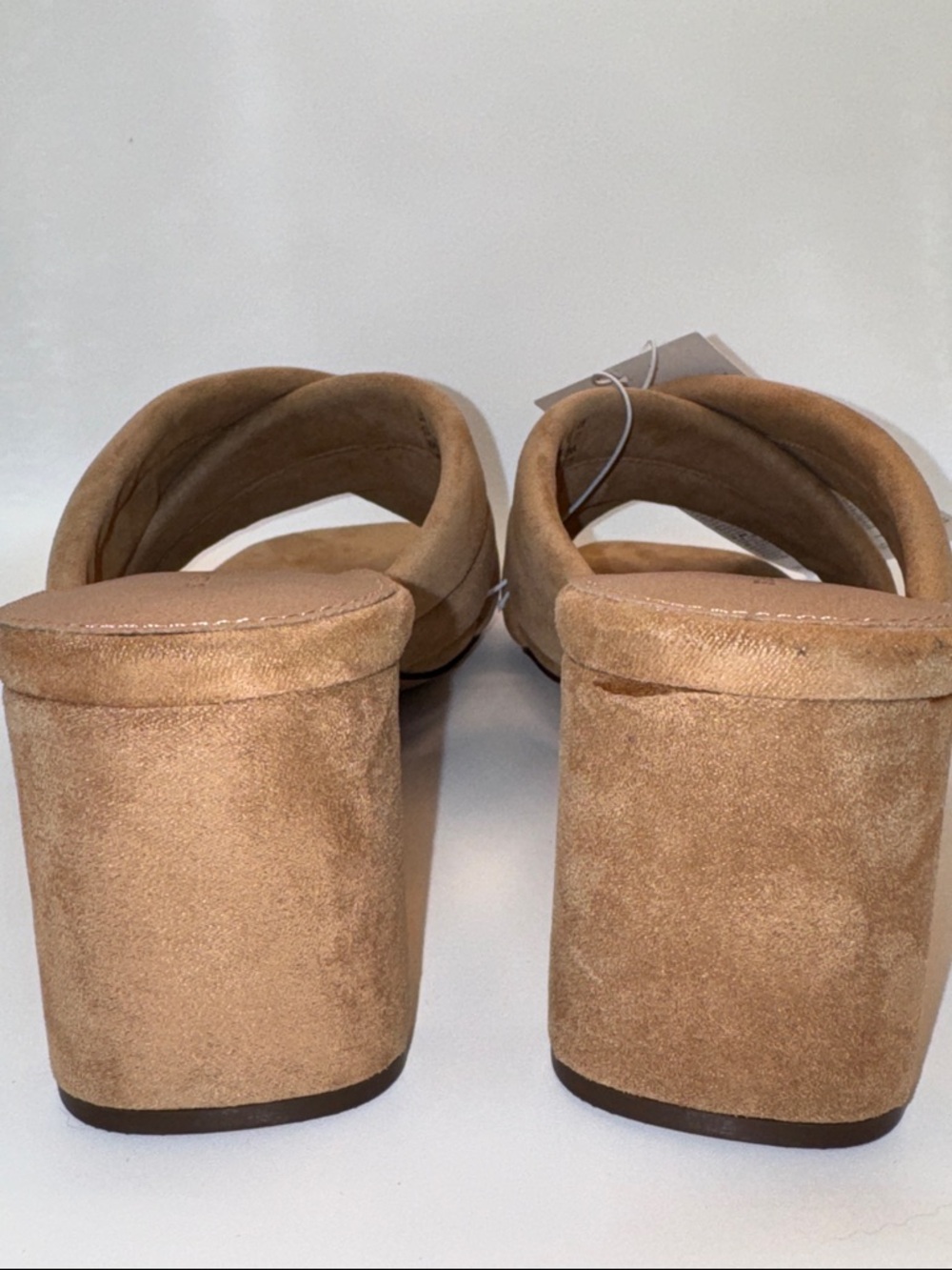 Amazon Essentials Tan Suede Padded Crisscross Slide Mules - Picture 4 of 4
